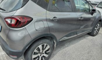 
									RENAULT CAPTUR pieno								