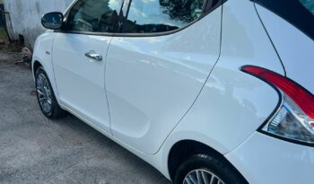 
									Lancia Ypsilon 2012 pieno								