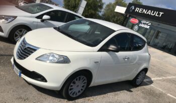 
									Lancia Ypsilon pieno								